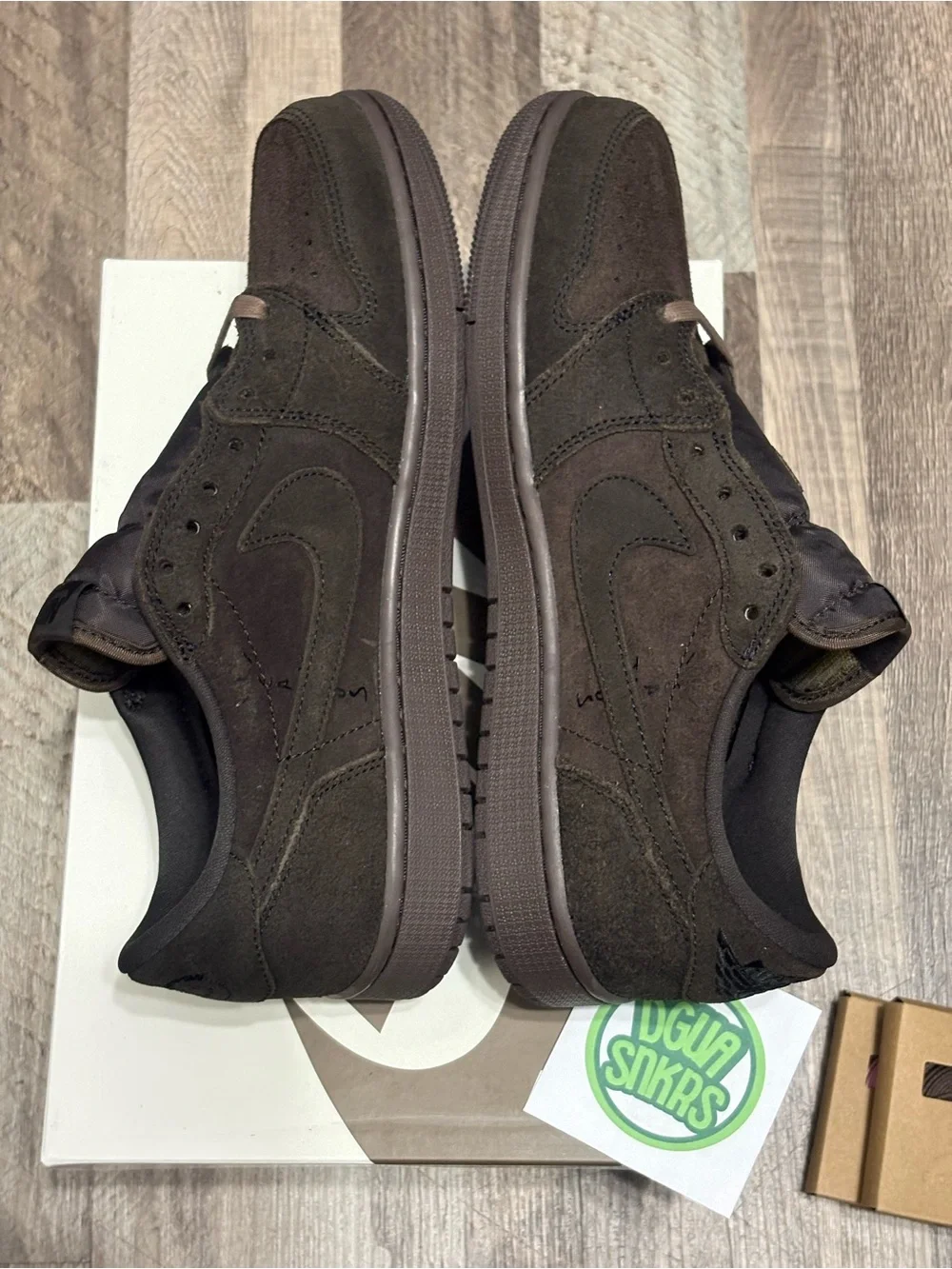 Jordan 1 low × Travis Scott Velvet Brown